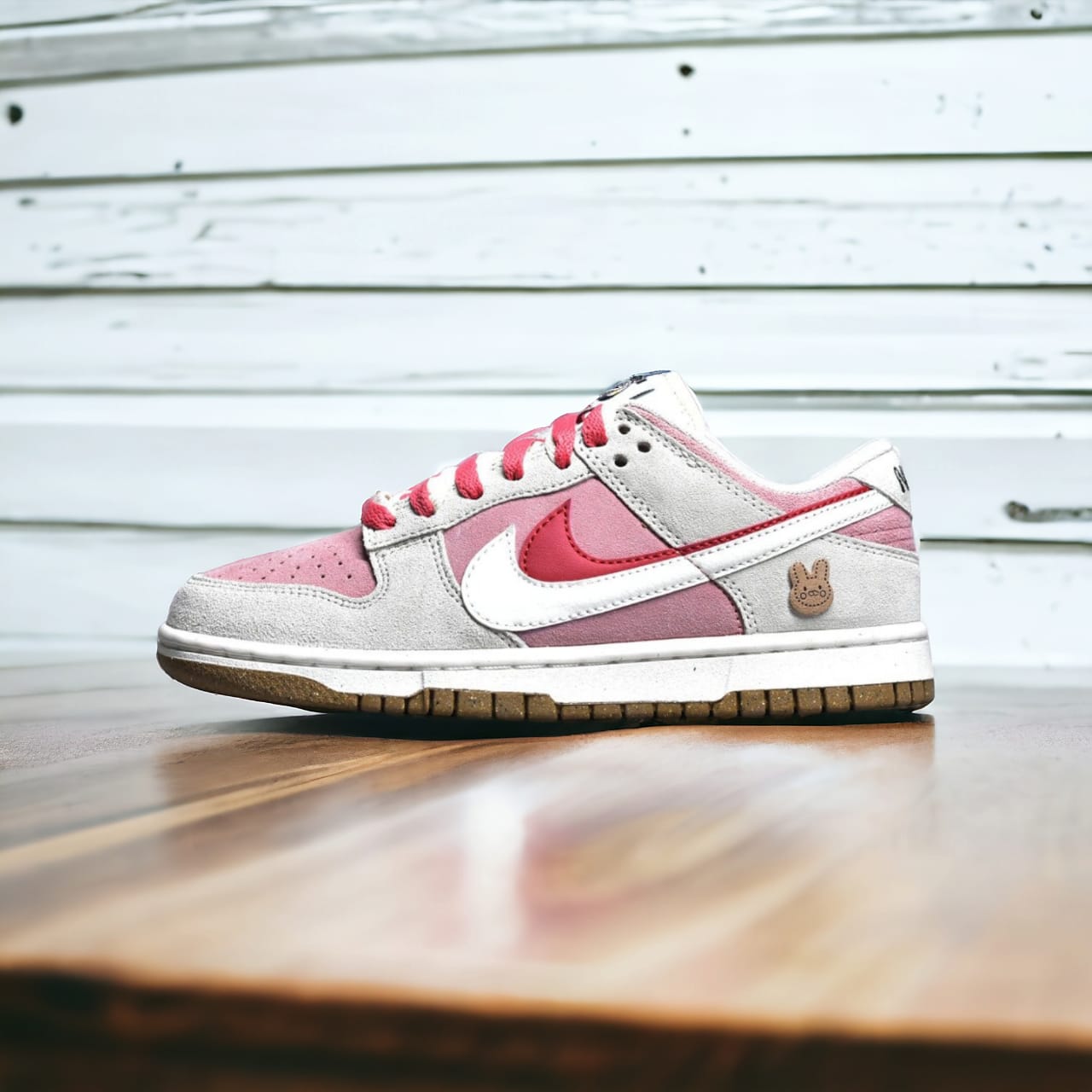 SB Dunk Low Retro Rabbit Limited deals Model sz40